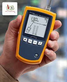 使用中的 Fluke Networks MicroScanner PoE